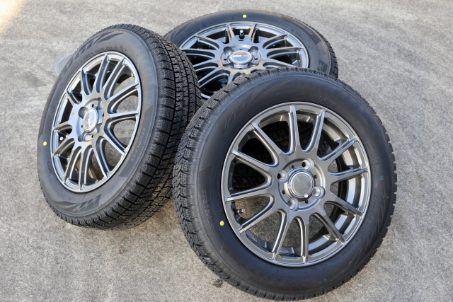 アルミホイール　タイヤ付き