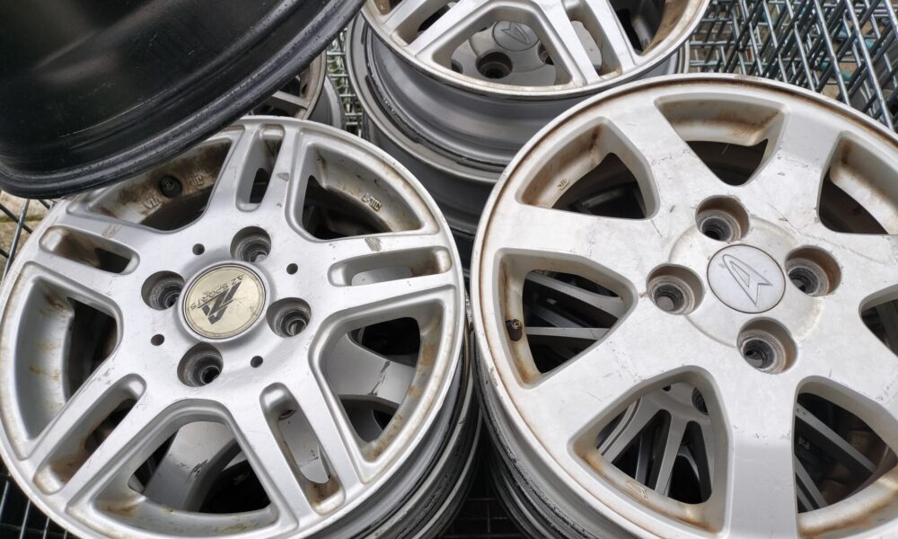 アルミホイール　タイヤなし